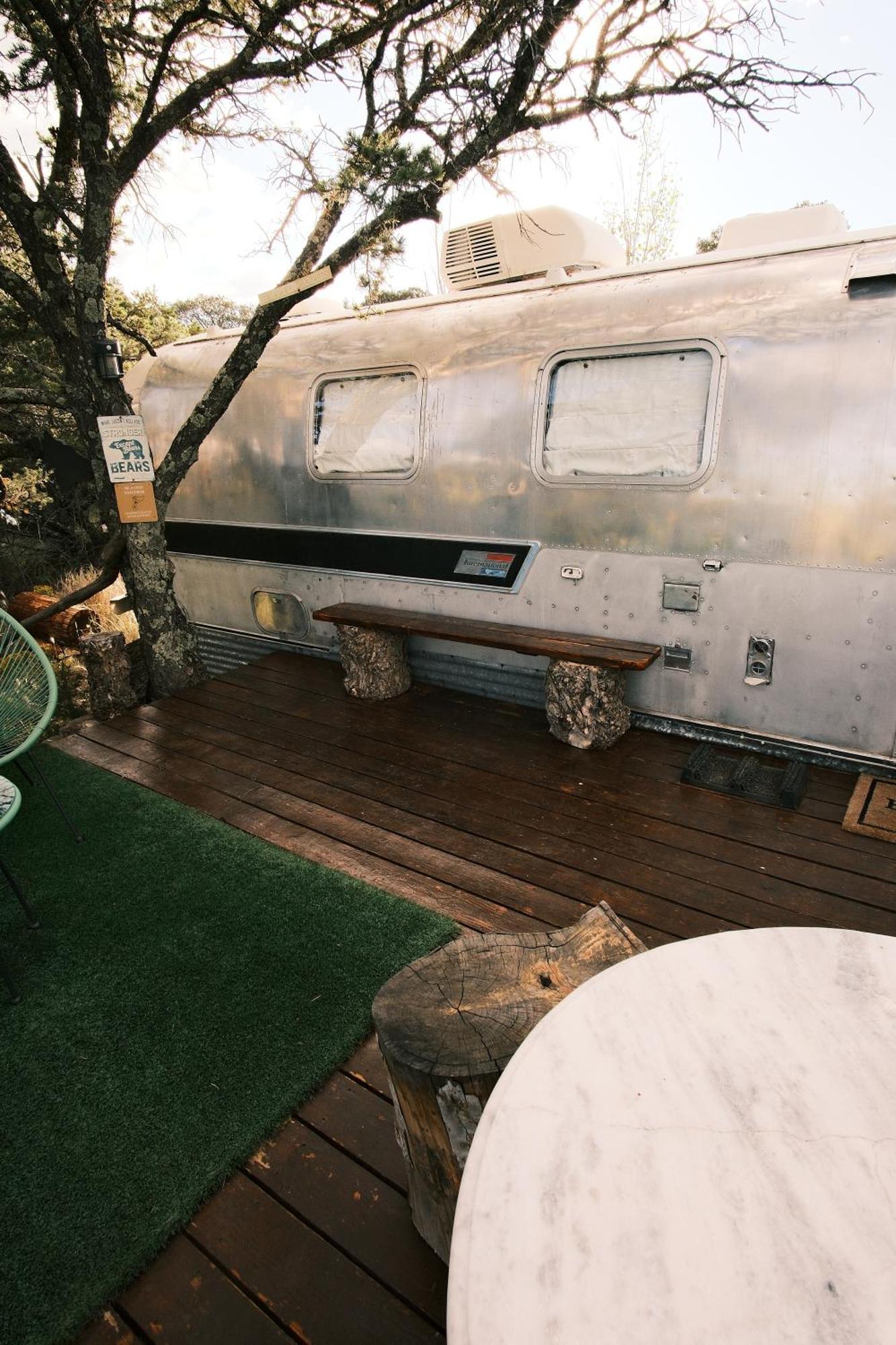 Silver Bullet Airstream, El Mistico Glamping Ranch Nogal Екстер'єр фото