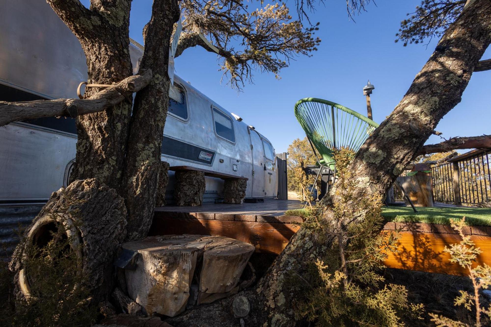 Silver Bullet Airstream, El Mistico Glamping Ranch Nogal Екстер'єр фото